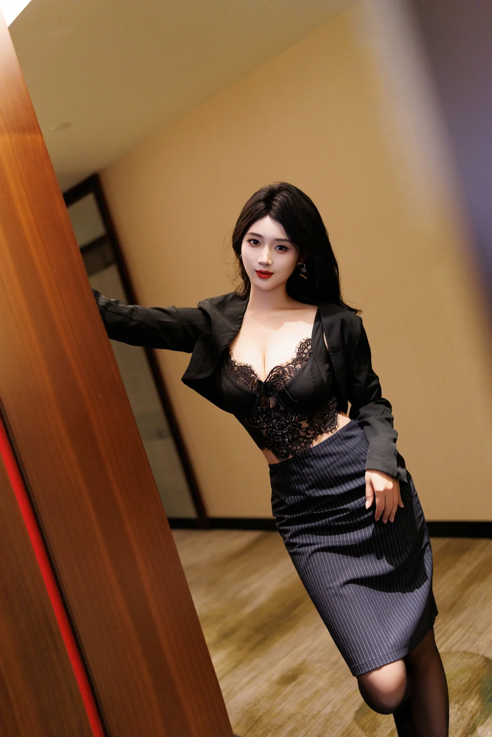 南乔 - 御姐风 [90P-813MB] tg@simisebaisi 【丝足阁】012.webp